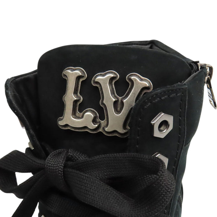 LOUIS VUITTON 
LV ロゴ レースアップ シルバーカラーメタル 2023年製 
LV チェッカー ライン アンクルブーツ