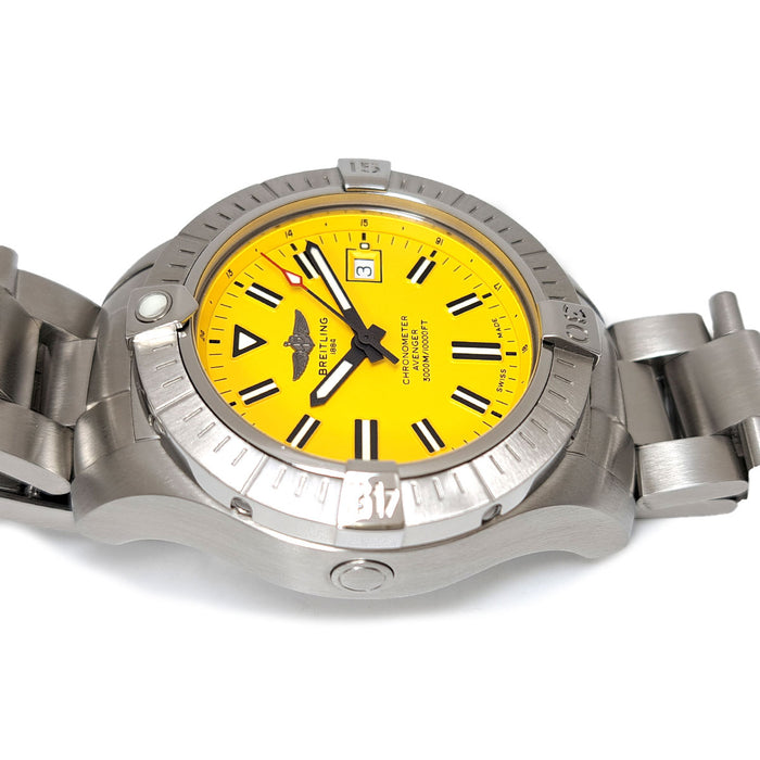 BREITLING 
Avenger Automatic 45 Seawolf 
With box and warranty