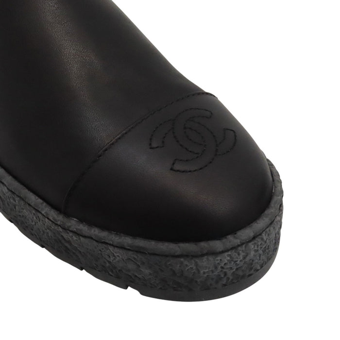 CHANEL 
COCO CC ロゴ レザー ゴールドカラーメタル 
ココマーク ターンロック サイドゴア ショートブーツ