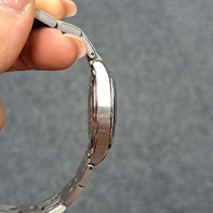 【WHOLESALES】
OMEGA
25718100
Box (with deterioration) Guarantee (no date)