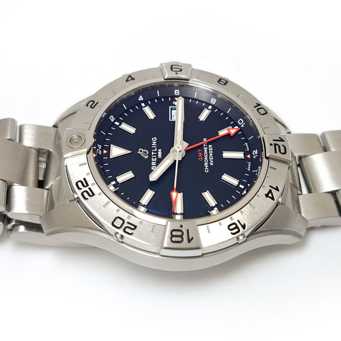 BREITLING 
Avenger Automatic GMT 44 
Avec boîte et papiers