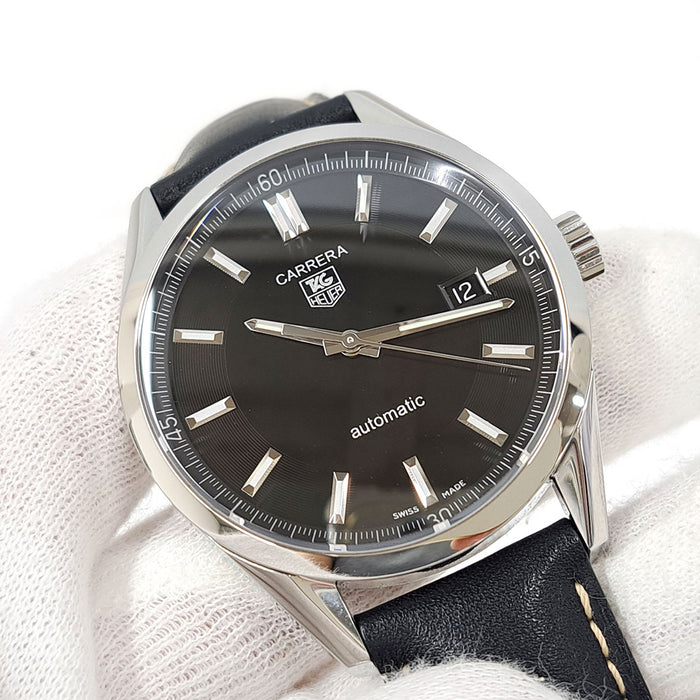 TAG HEUER
Carrera
With Box and Guarantee Card