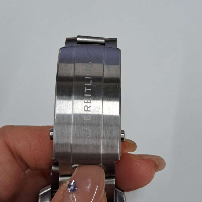 【WHOLESALES】
BREITLING 
AB0147 
箱　ギャランティ　純正ラバーベルト×1(使用感小)　純正Dバックル×1