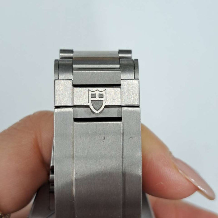 【WHOLESALES】
TUDOR 
25407N 
箱　ギャランティ　純正ラバーベルト×1(使用感小)　エクステンションベルト×1　純正尾錠×2
