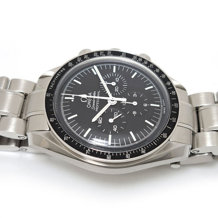 OMEGA 
Speedmaster Moonwatch Professional 
Includes box and papers