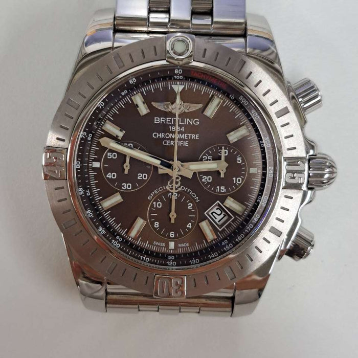 【WHOLESALE】
BREITLING
AB0115
Chronomat JSP
Box, warranty (LCD smudge present), chronometer certificate, genuine leather strap ×1 (no signs of use), genuine D buckle ×1, links ×3