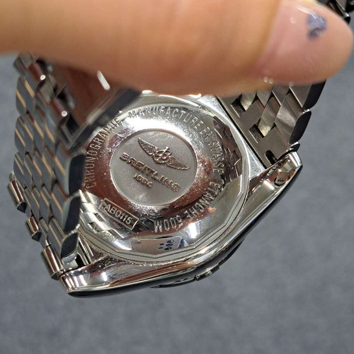 【WHOLESALE】
BREITLING
AB0115
Chronomat JSP
Box, warranty (LCD smudge present), chronometer certificate, genuine leather strap ×1 (no signs of use), genuine D buckle ×1, links ×3
