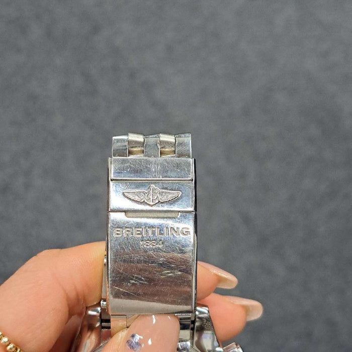 【WHOLESALE】
BREITLING
AB0115
Chronomat JSP
Box, warranty (LCD smudge present), chronometer certificate, genuine leather strap ×1 (no signs of use), genuine D buckle ×1, links ×3