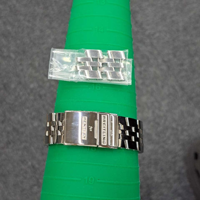 【WHOLESALES】
BREITLING 
A13362 
ベントレーGT 
箱　ギャランティ(液晶にじみあり)　クロノメーター証　純正レザーベルト×1(使用感なし)