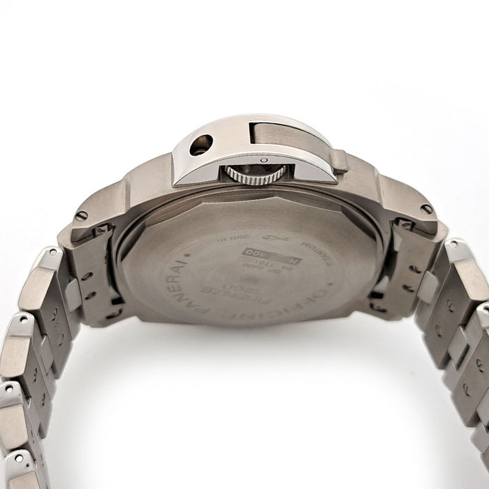 OFFICINE PANERAI 
Luminor Power Reserve 44mm 
With box and warranty card