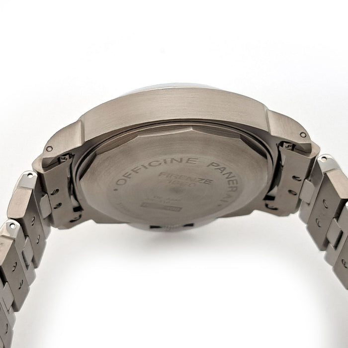 OFFICINE PANERAI 
Luminor Power Reserve 44mm 
With box and warranty card