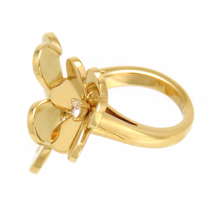 Van Cleef & Arpels 
Frivole Entrelas les Doigts ring