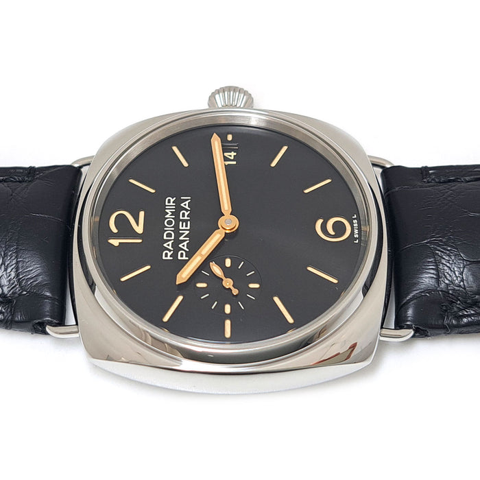 OFFICINE PANERAI 
Radiomir Quaranta Overhauled 
With box and papers
