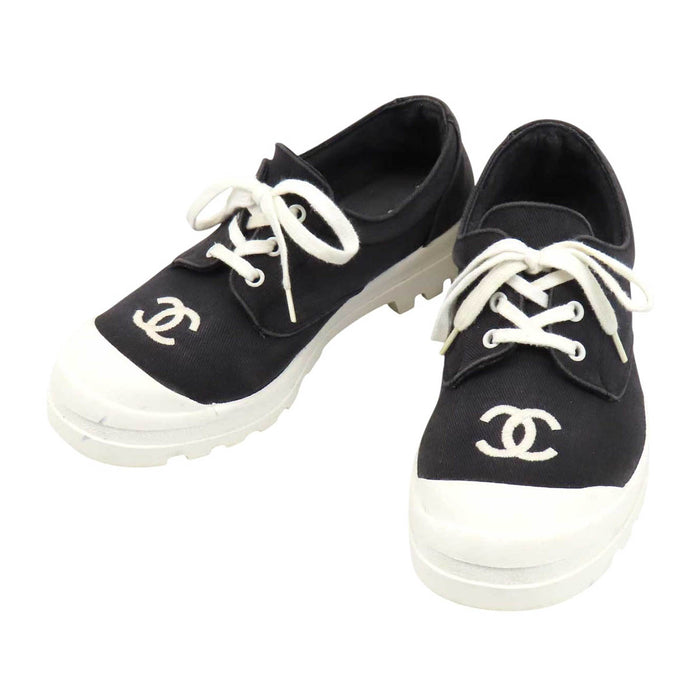 CHANEL 
COCO CC ロゴ ローカット レースアップ 
ココマーク キャンバス スニーカー