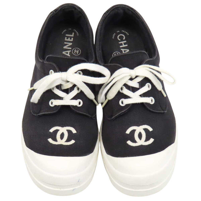 CHANEL 
COCO CC ロゴ ローカット レースアップ 
ココマーク キャンバス スニーカー