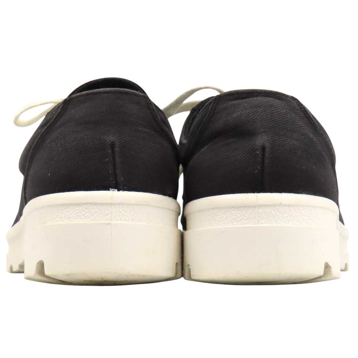 CHANEL 
COCO CC ロゴ ローカット レースアップ 
ココマーク キャンバス スニーカー