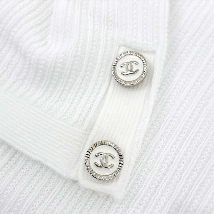 CHANEL 
COCO CC 刺繍 クローバー ココボタン コットン クルーネック 
ココマーク クローバー 刺繍 ショートスリーブ カットソー