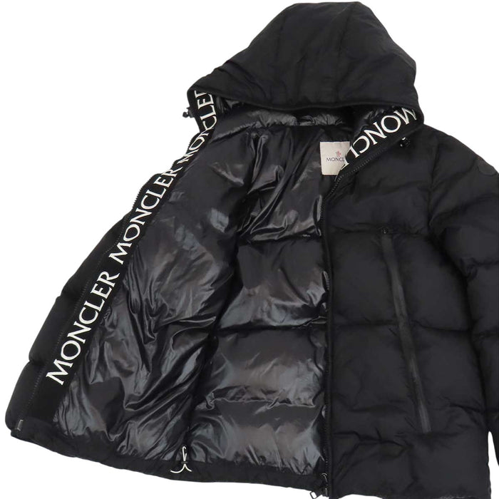 MONCLER 
ワッペン ロゴ ナイロン 
MONTCLA モンクラー ダウンジャケット