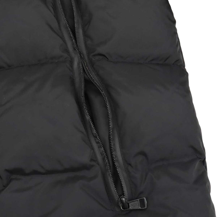 MONCLER 
ワッペン ロゴ ナイロン 
MONTCLA モンクラー ダウンジャケット