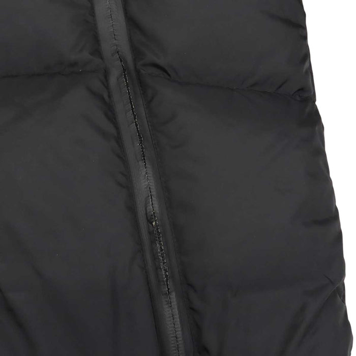 MONCLER 
ワッペン ロゴ ナイロン 
MONTCLA モンクラー ダウンジャケット