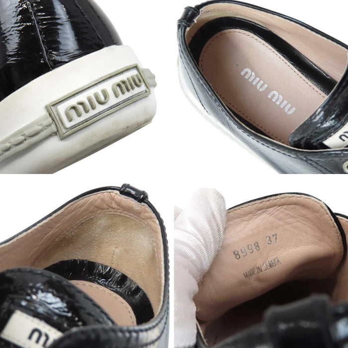 MIUMIU 
ロゴ エナメル ローカット レースアップ 
メタリック トゥ パテント スニーカー