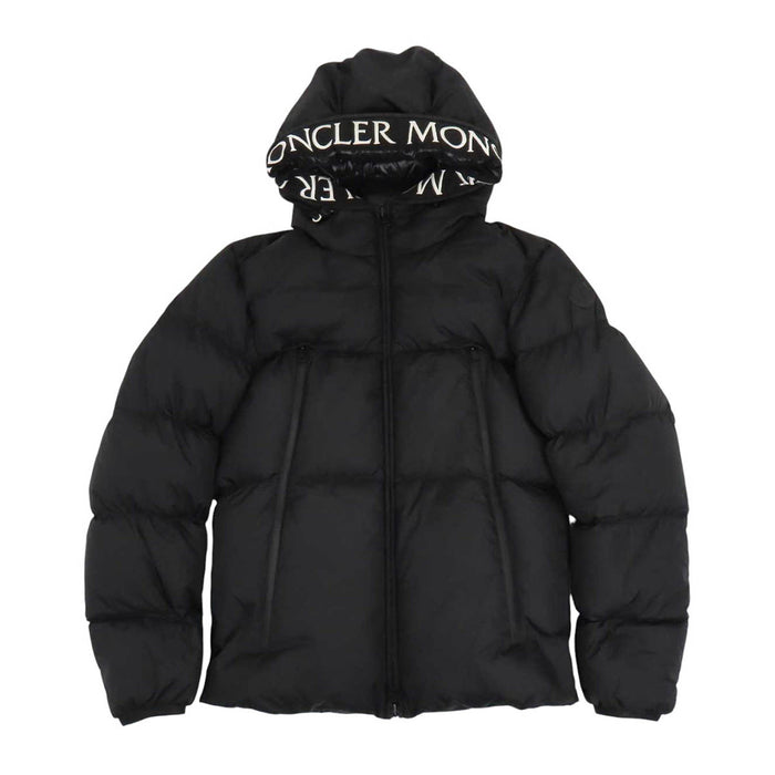MONCLER 
ワッペン ロゴ ナイロン 
MONTCLA モンクラ ダウンジャケット