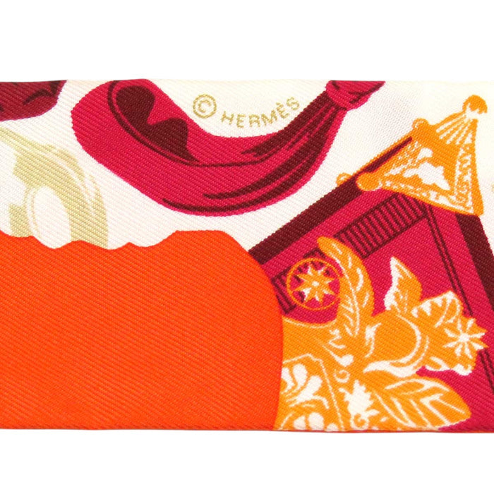 HERMES 
シルク 
ツイリー TOUT EN CARRE 全てはカレの中に スカーフ