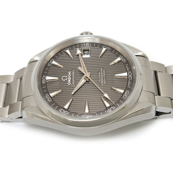 OMEGA 
Seamaster Aqua Terra 
Avec boîte et carte de garantie