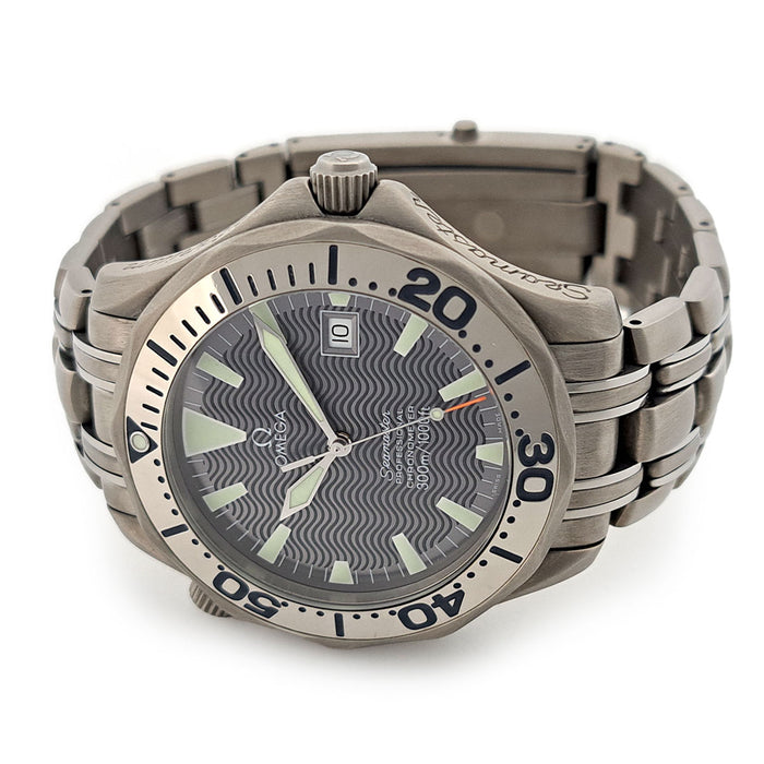OMEGA 
Seamaster Professional 300 révisée 
avec boîte et papiers