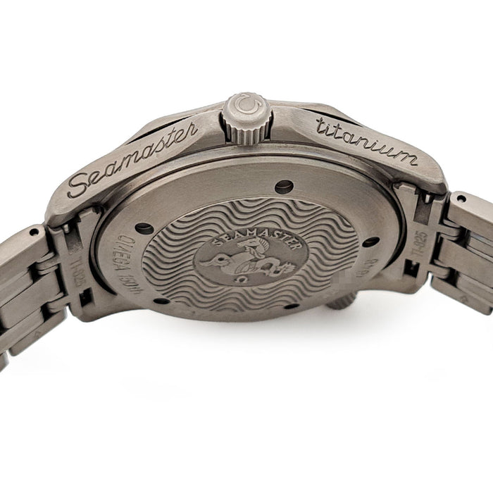 OMEGA 
Seamaster Professional 300 révisée 
avec boîte et papiers