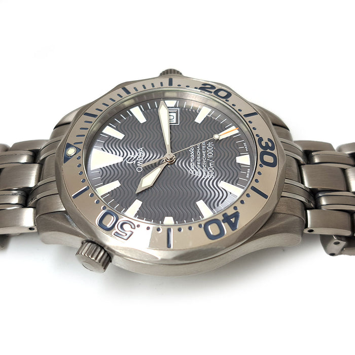 OMEGA 
Seamaster Professional 300 révisée 
avec boîte et papiers