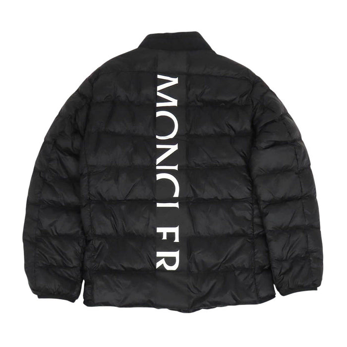 MONCLER 
ライトダウン ワッペン ナイロン 
PEYRE ペイレ ダウンジャケット