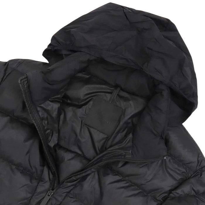 MONCLER 
ライトダウン ワッペン ナイロン 
PEYRE ペイレ ダウンジャケット