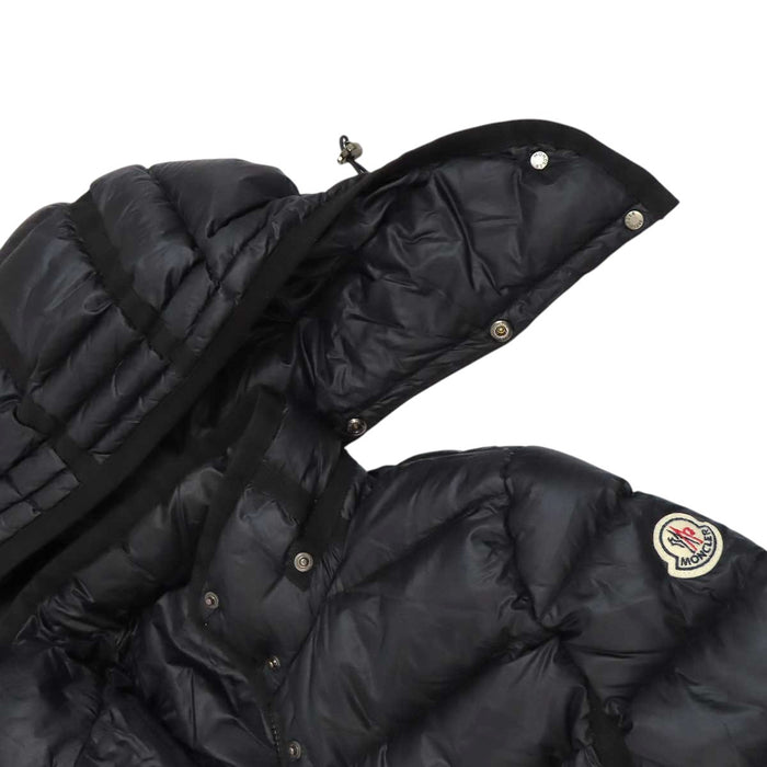 MONCLER 
エルミンヌ ロゴ ワッペン ナイロン 
HERMINE ダウンコート