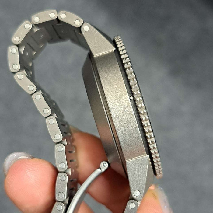 【WHOLESALES】
IWC 
IW353601 
アクアタイマー 
箱(劣化あり)　修理保証書