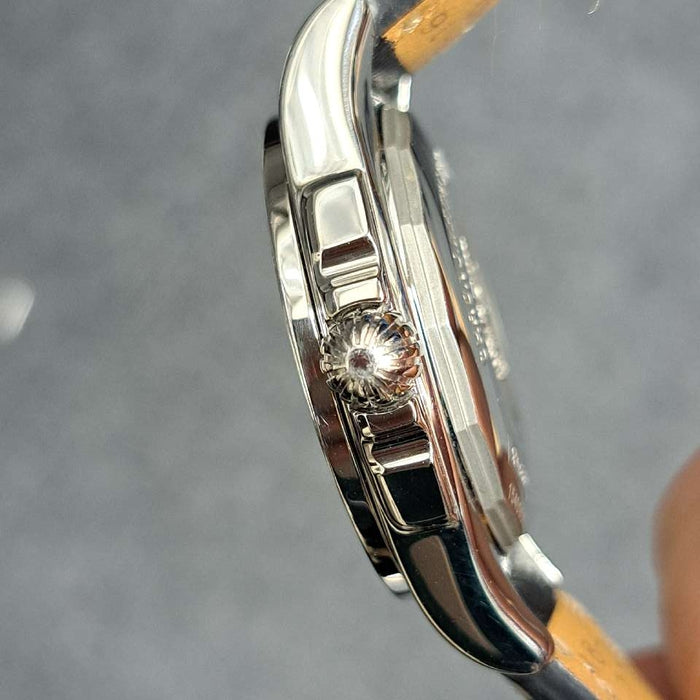【WHOLESALES】
BREITLING 
A74330 
Galactic 36 Diamond Bezel 
Inner box, Warranty (LCD bleed), Chronometer certificate, Original leather strap (moderately used)
