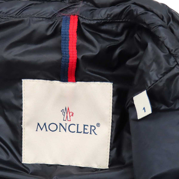 MONCLER 
ライトダウン ワッペン ナイロン 
AGAY アゲ ダウンジャケット