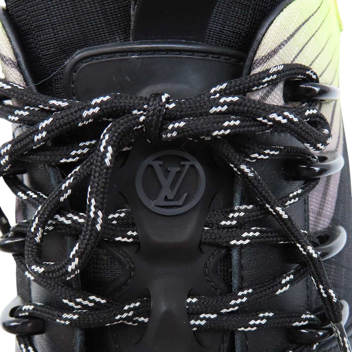 LOUIS VUITTON 
LV ロゴ レザー ネオン レースアップ 
ランアウェイ パルス ライン スニーカー 
モノグラム