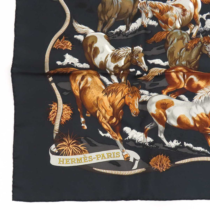 HERMES 
シルク 大判 
カレ 90 LES MUSTANGS 野生馬 スカーフ
