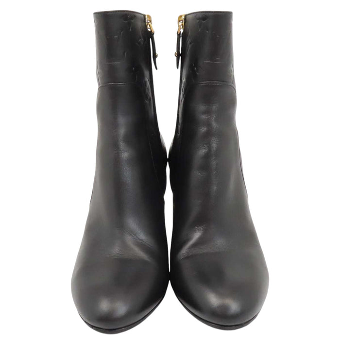 LOUIS VUITTON 
2023 LV Logo Side-Zip High-Heel 
Silhouette Line Leather Ankle Boots 
Monogram