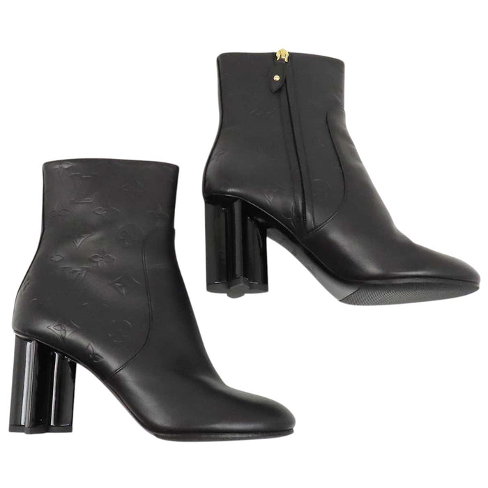 LOUIS VUITTON 
2023 LV Logo Side-Zip High-Heel 
Silhouette Line Leather Ankle Boots 
Monogram