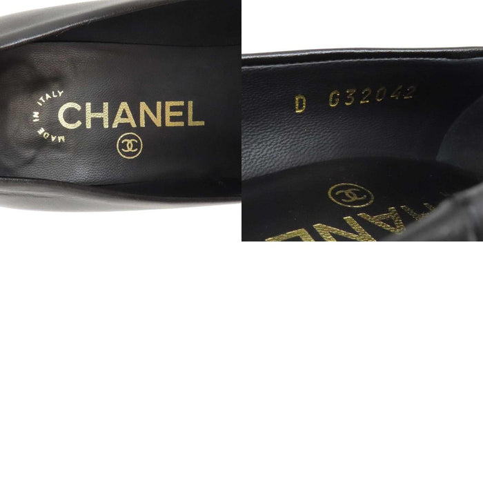 CHANEL 
COCO CC ロゴ パテント レザー ラウンドトゥ 
ココマーク コスチュームパール パンプス