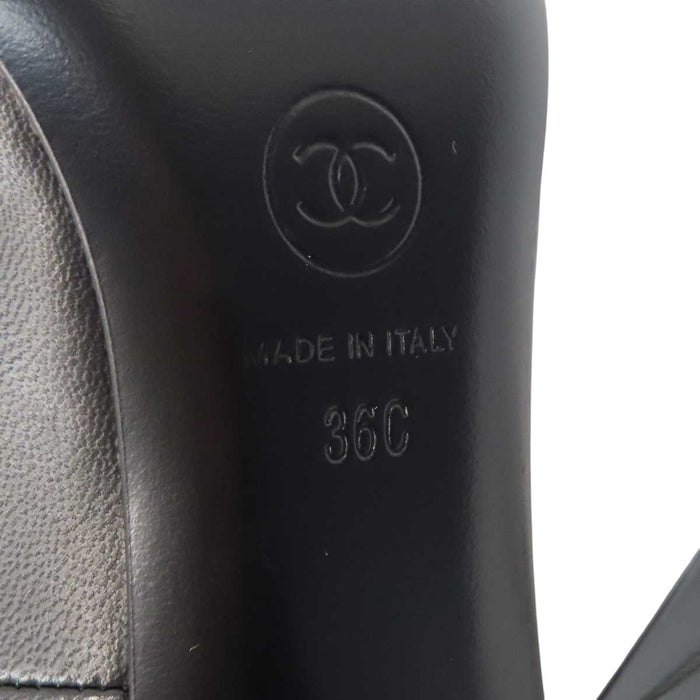 CHANEL 
COCO CC ロゴ パテント レザー ラウンドトゥ 
ココマーク コスチュームパール パンプス