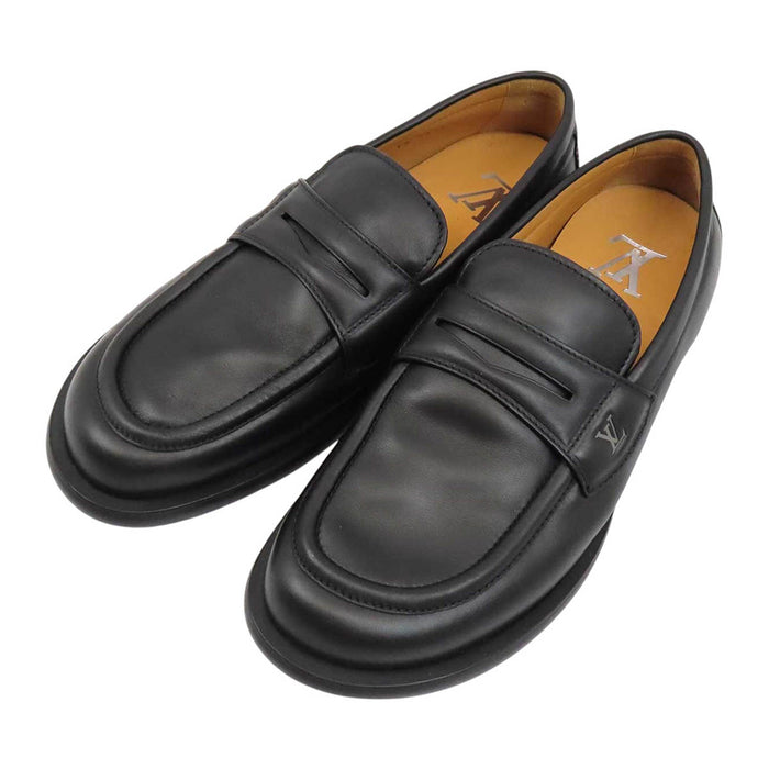 LOUIS VUITTON 
Logo Leather 
LV Dandy Line Loafers