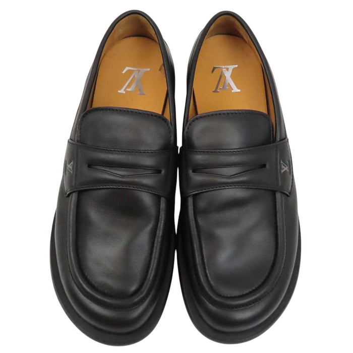 LOUIS VUITTON 
Logo Leather 
LV Dandy Line Loafers