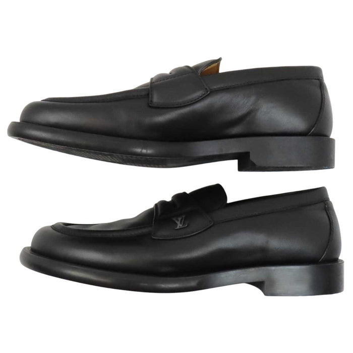 LOUIS VUITTON 
Logo Leather 
LV Dandy Line Loafers