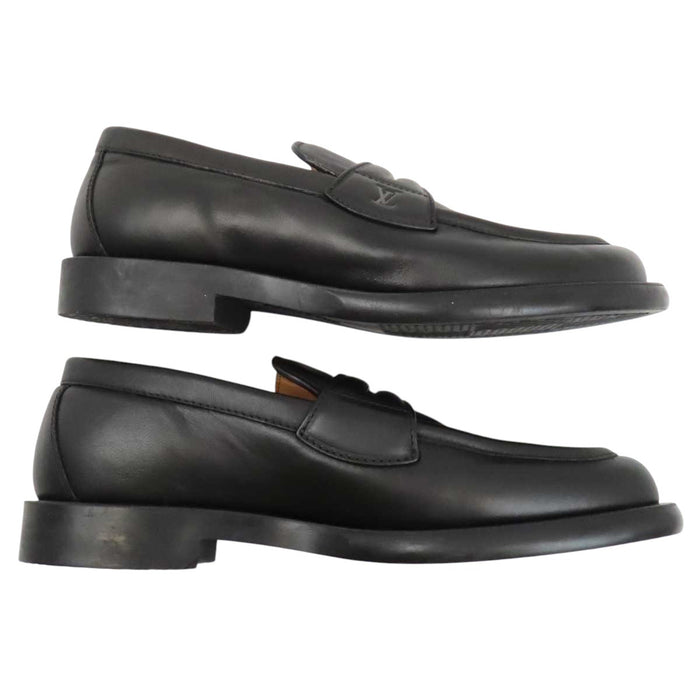 LOUIS VUITTON 
Logo Leather 
LV Dandy Line Loafers