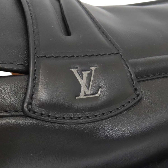 LOUIS VUITTON 
Logo Leather 
LV Dandy Line Loafers