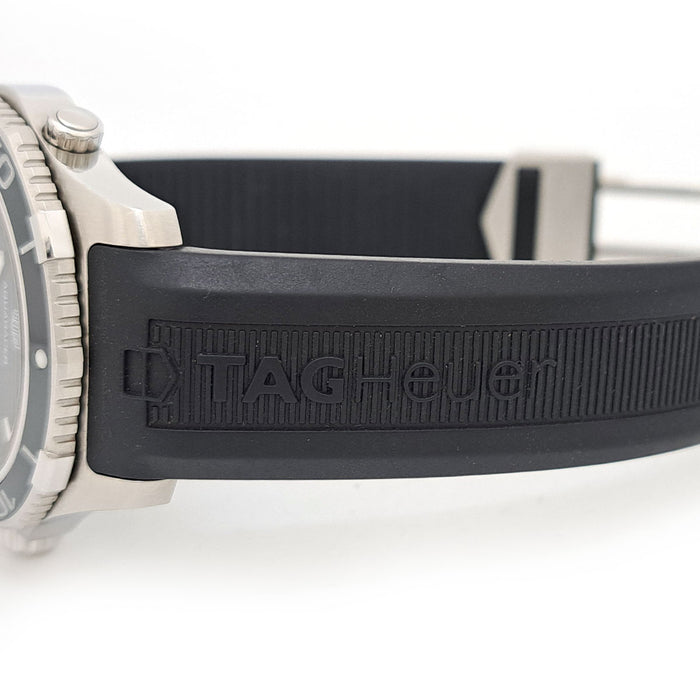 TAG HEUER 
アクアレーサーキャリバー5