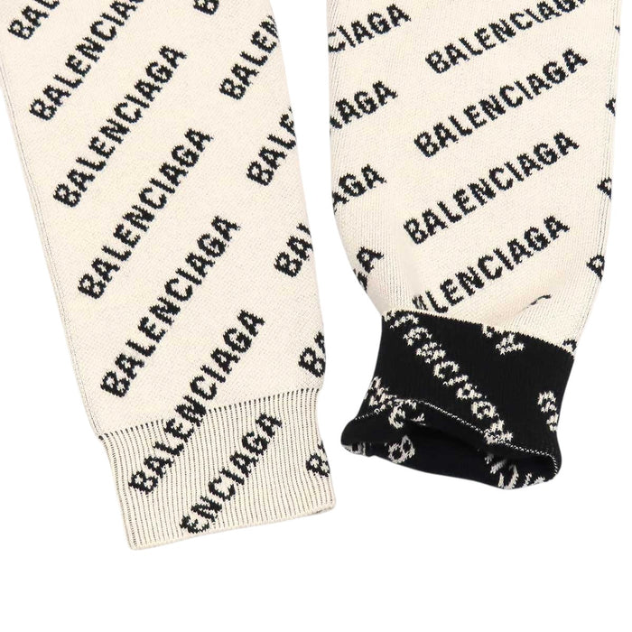 BALENCIAGA 
総柄 
オールオーバー ロゴ ニット
